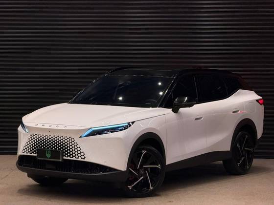 OMODA 7 1.5 TGDI PHEV PRESTIGE DHT OMODA 7 1.5 TGDI PHEV PRESTIGE DHT